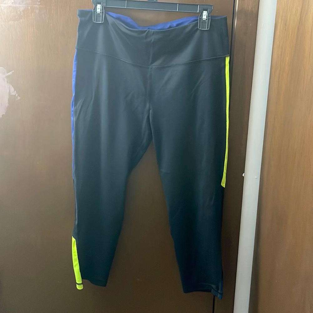 VS Sport Cropped Leggings